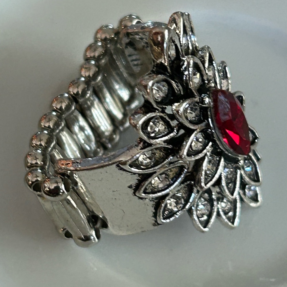 Stretch Flower Ring - image 3